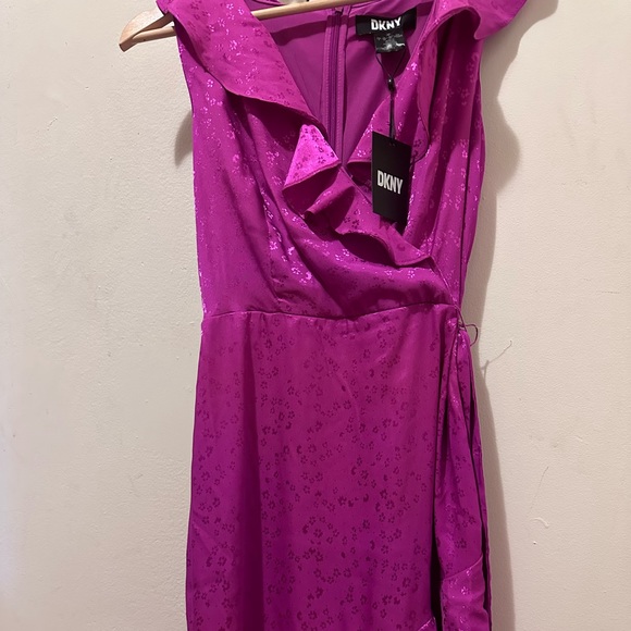 DKNY fun summer dress - Picture 2 of 3